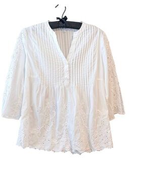 Chico's White Eyelet Pintuck Tunic Blouse